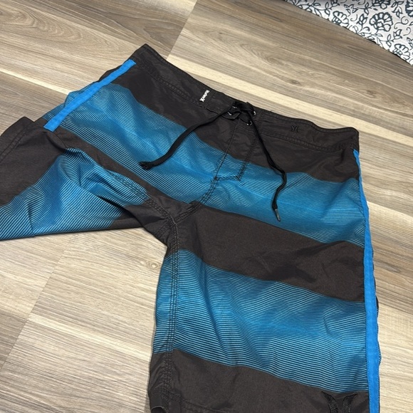 🏁 Hurley Black Board Shorts size 32 - Picture 5 of 7
